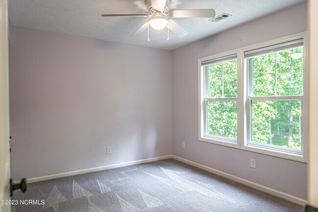 Building Photo - 145 Sandhurst Pl