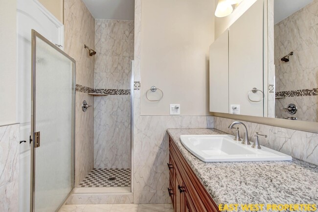 Building Photo - 58 S Altadena Dr