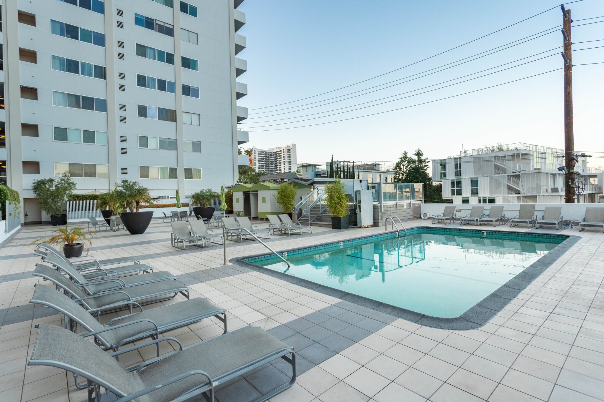 Building Photo - 1155 N La Cienega Blvd