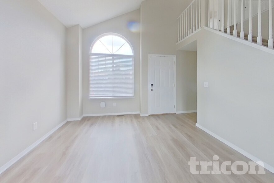Building Photo - 5119 Chaise Dr