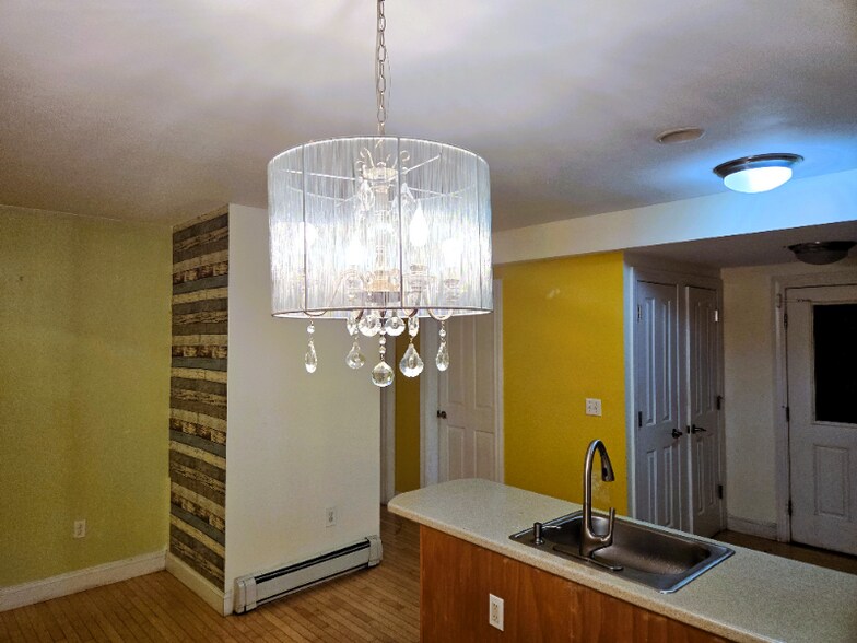 Building Photo - 41 Pine St