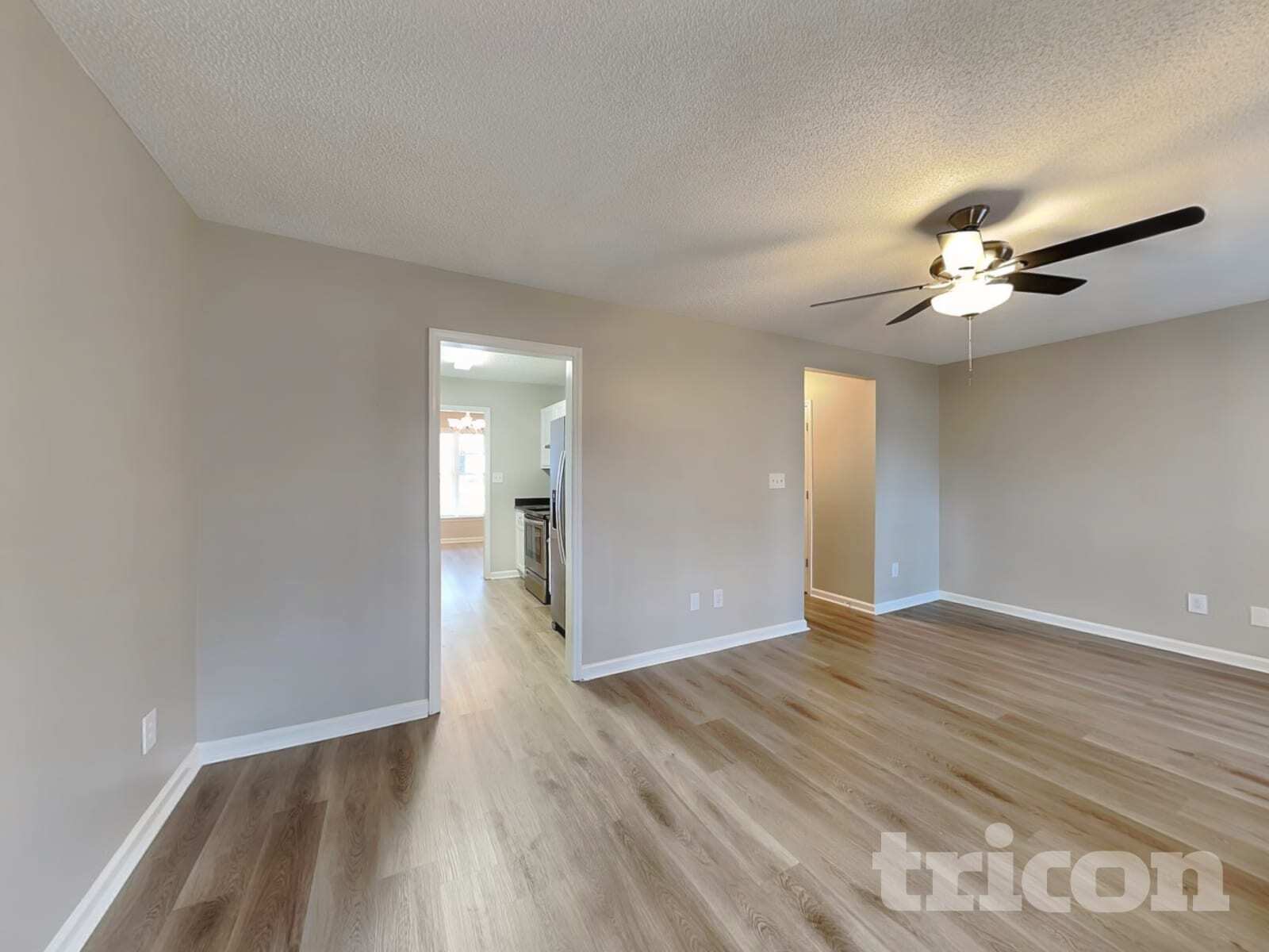 Building Photo - 4417 Woodlawn Dr