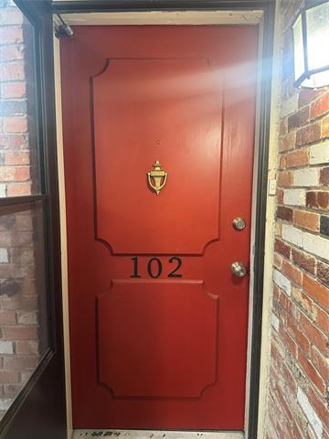 Building Photo - 7832 Royal Ln