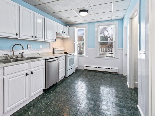 Building Photo - 16 Hampden Ave