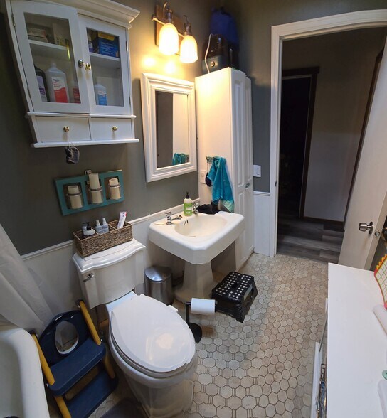 Building Photo - 5981 Virginia Canyon Rd