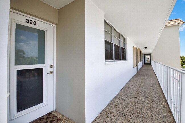 Building Photo - 2717 Florida Blvd