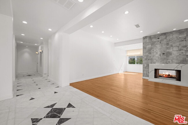 Building Photo - 500 Smithwood Dr