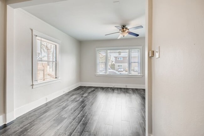Building Photo - Beautifully Renovated 3 Bed / 2 Bath Home in Prime Central San Diego Location – Pet Friendly!