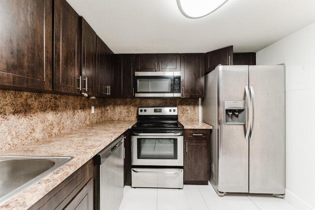 Building Photo - 606 NW 13th St