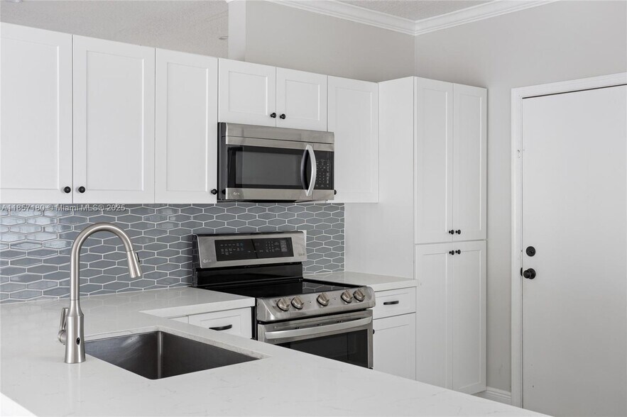Building Photo - 15141 SW 49th St