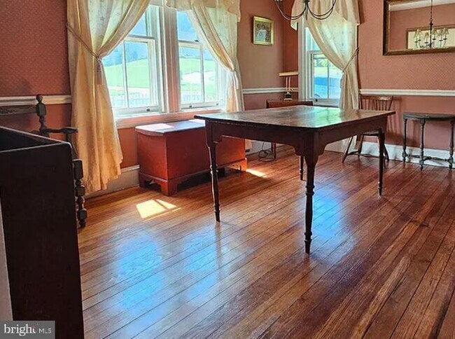 Building Photo - 1195 Westbourne Rd