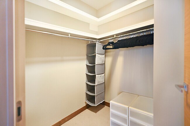 Building Photo - Waldorf Astoria 2711-City/Mtn views from t...