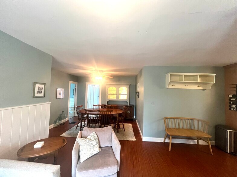 Dining room area - 23 County St