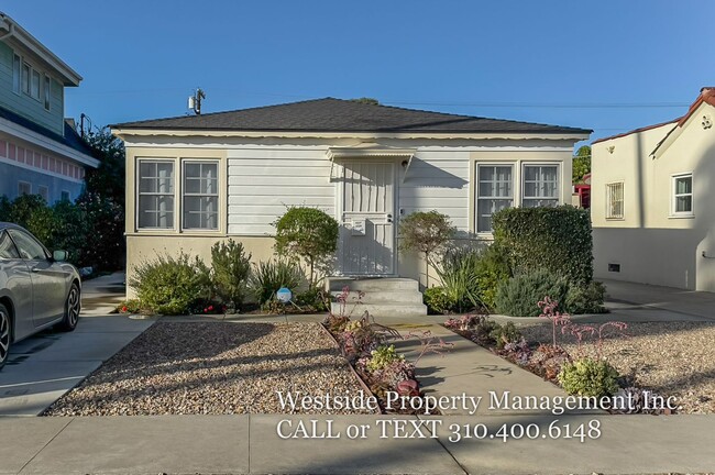 Building Photo - Charming Westside 2+2 Highly  Desirable Ma...