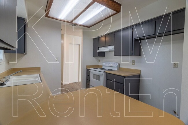 Building Photo - 8413 Neubourg Dr