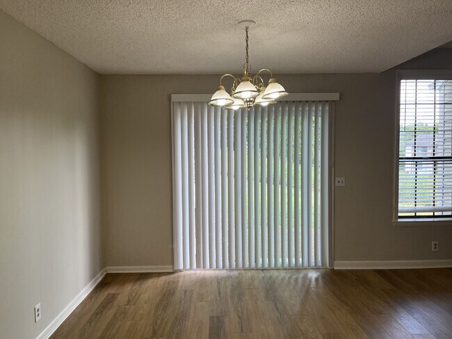 Building Photo - 1404 Bell Trace Dr
