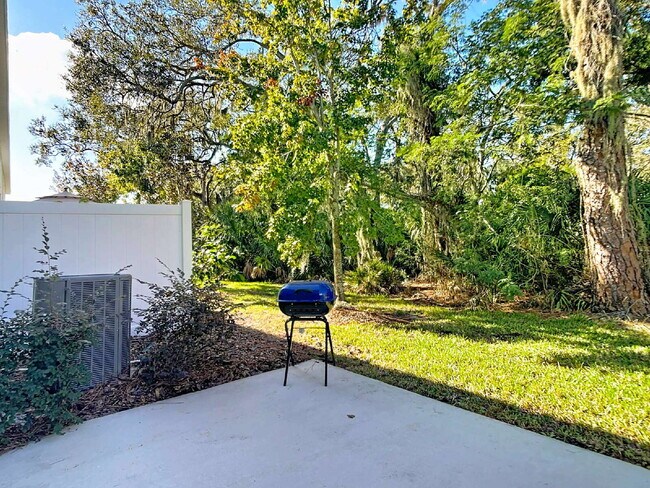 Building Photo - 10525 Oakside Dr