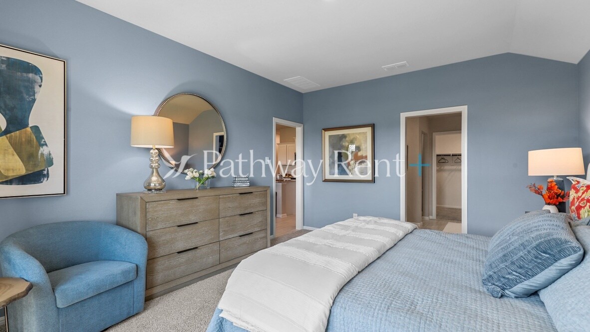Building Photo - 9437 Golden Tree Ave