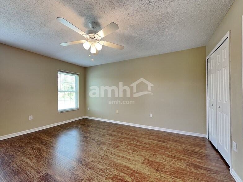 Building Photo - 233 Southbridge Cir