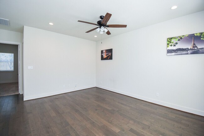 Building Photo - 6031 Cypress St