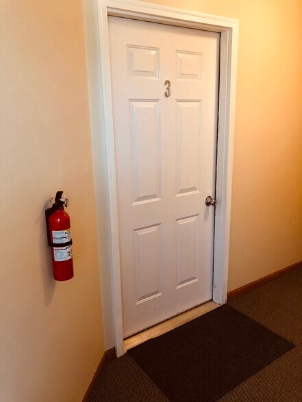 Apartment Entrance - 640 S Main St