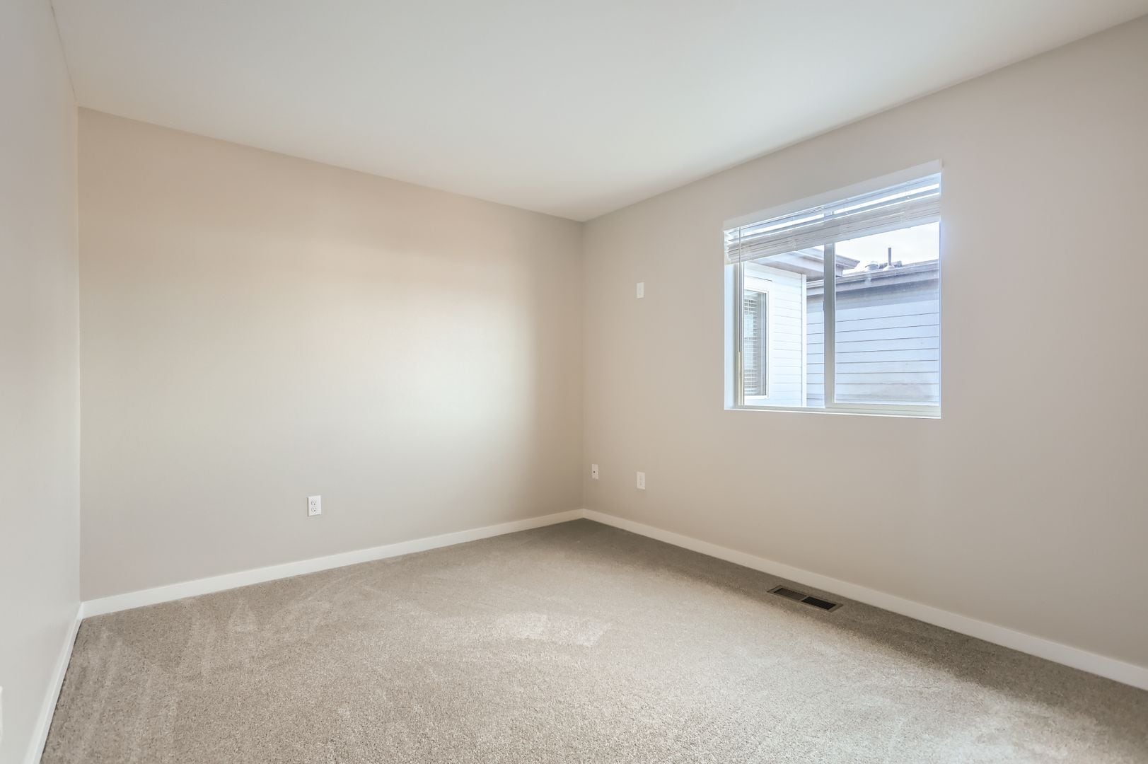 Building Photo - 3344 Cranston Cir