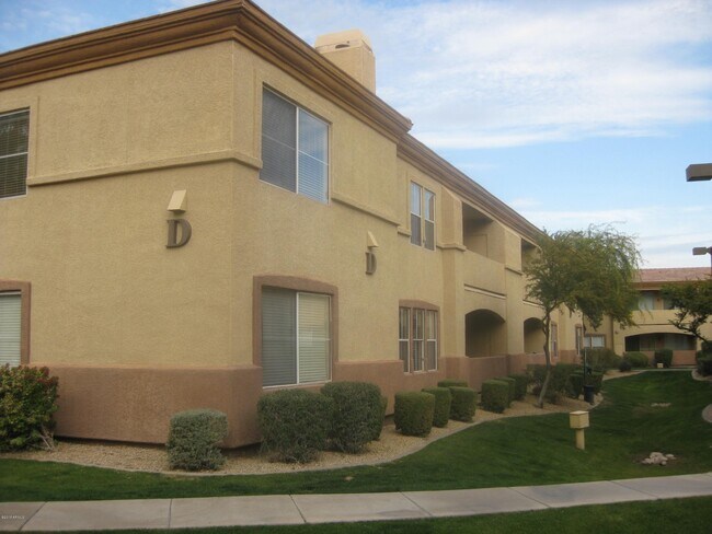Building Photo - 2134 E Broadway Rd