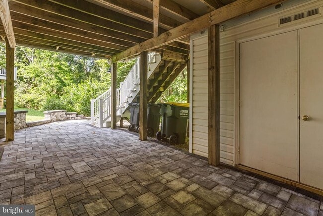 Building Photo - 8220 Silverton Ct