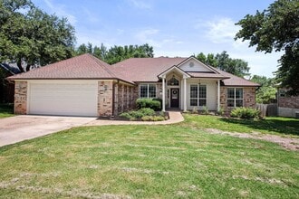 Building Photo - 4 BEDROOM IN RED ROCK, BELTON ISD