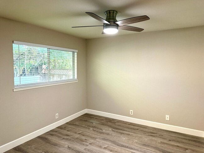 Building Photo - Charming Downtown Los Gatos – Remodeled 1 BR with Private Yard!
