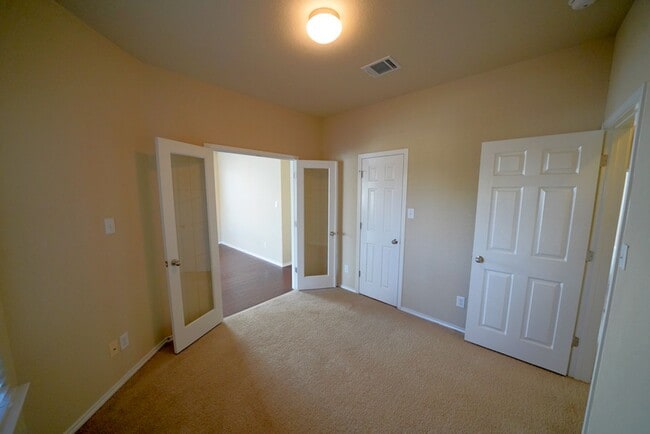 Building Photo - Beautiful home now available in the coveted Riata subdivision of Schertz, TX! Realtor Commission:...