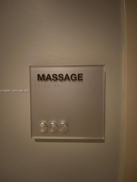 Building Photo - 500 Brickell Ave