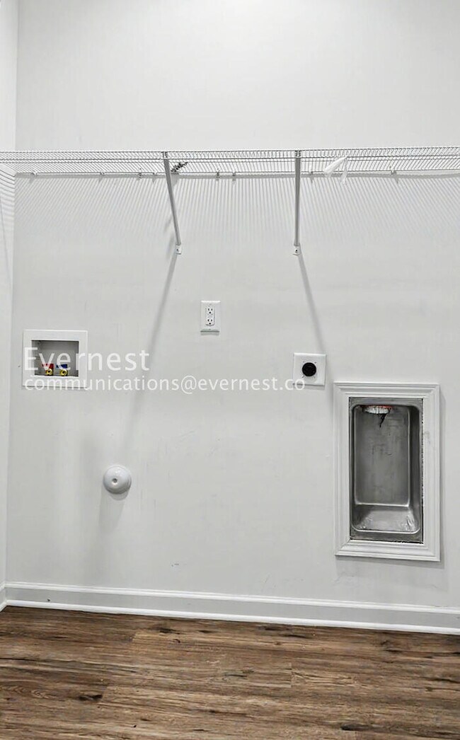 Building Photo - 10828 Mt Holly Rd