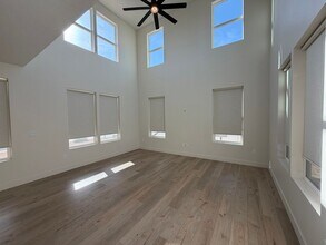 Building Photo - SPACIOUS HOME FOR RENT IN DESERT COLOR!