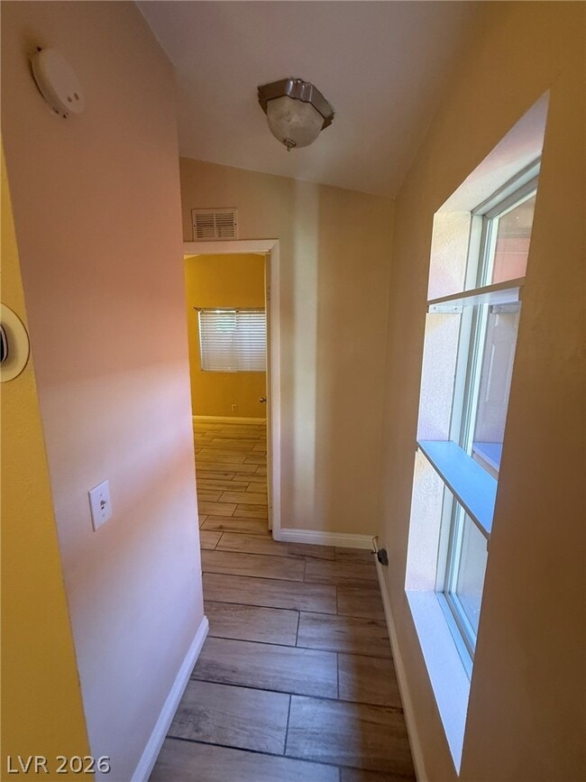 Building Photo - 5533 Wheatfield Dr