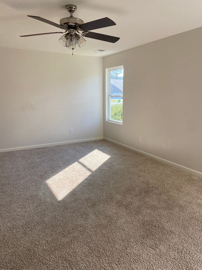 Building Photo - Coming Soon For Rent in Springville!