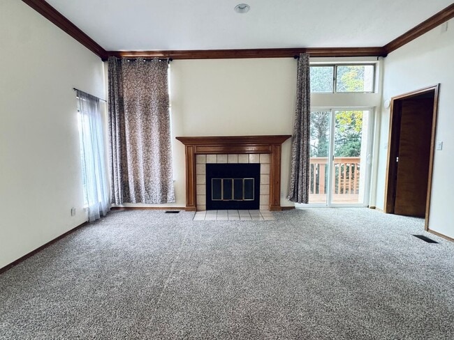 Building Photo - Foothills Hideaway