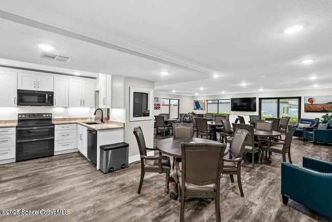 Building Photo - 650 N Atlantic Ave