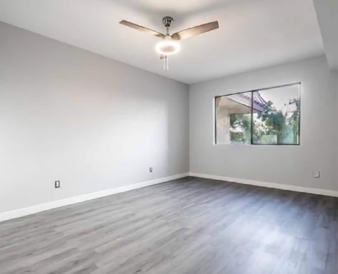 Building Photo - 3152 S Eastern Ave