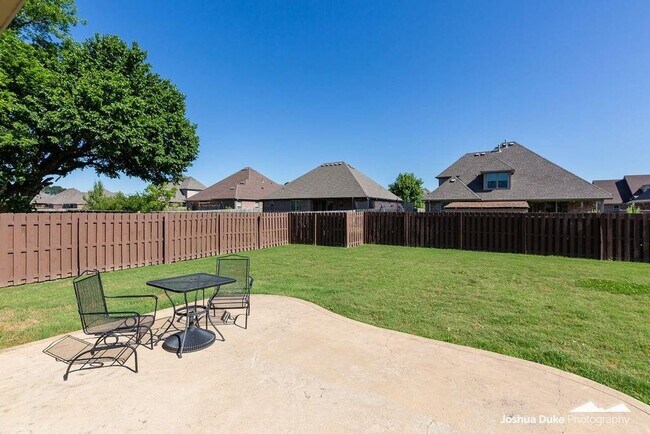 Building Photo - Stunning home in Hamptons Subdivision w/an office! Near Stonebridge Meadows GC!