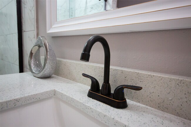 Building Photo - 1011 Twinbrooke Dr