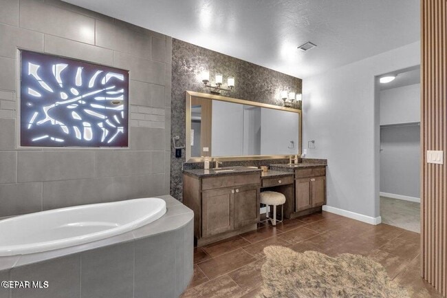 Building Photo - 12292 Fresh Water Dr