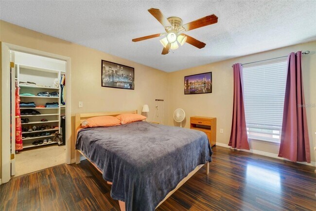 Building Photo - 512 Orange Dr