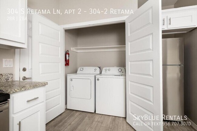 Building Photo - 304 S Retama Ln