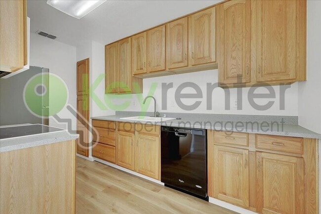 Building Photo - 7603 Linden Ave