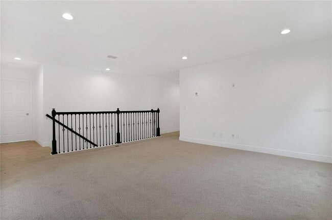 Building Photo - 7842 Syracuse Dr