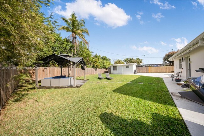 Building Photo - 10731 SW 51st Dr