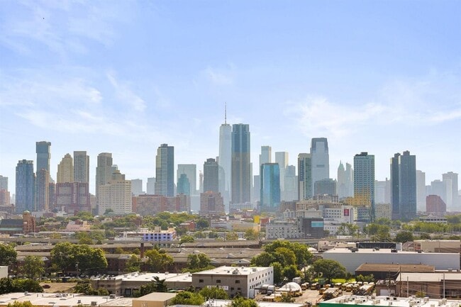 Building Photo - 136-144 Summit Ave