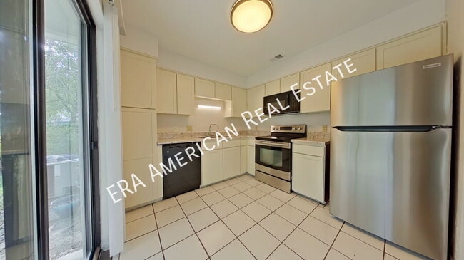 Building Photo - 1916 Squirrel Path