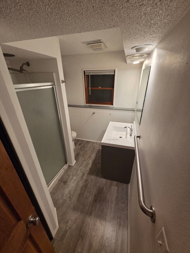 Building Photo - 1219 5th st